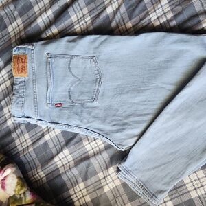 Woman levis